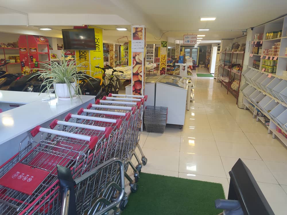 دارای 400متر فضای فروشگاهی و هایپری دارای 400متر فضای فروشگاهی و هایپری