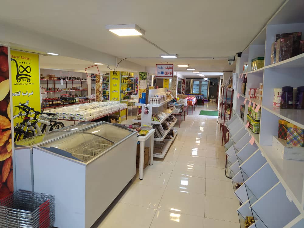 دارای 400متر فضای فروشگاهی و هایپری دارای 400متر فضای فروشگاهی و هایپری